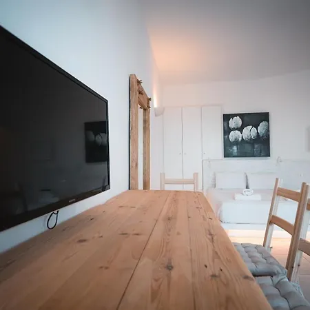 Zoe Apartment Apollonia